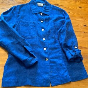 Chico’s two- pocket, brocade waist length jacket.